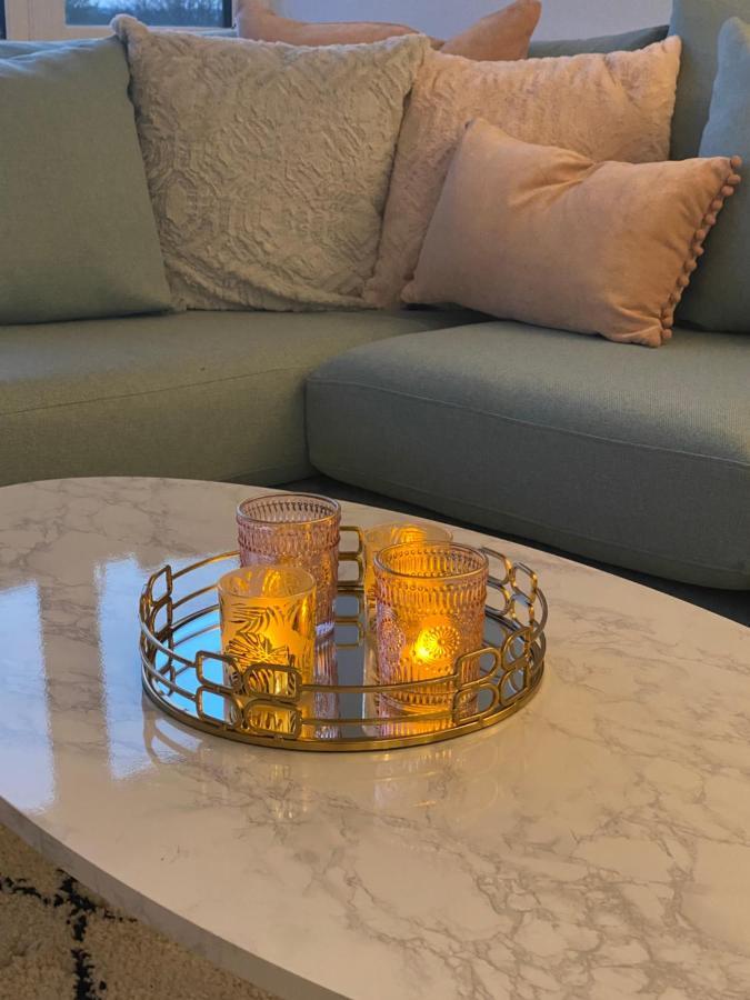 Lees Lookout Holt ,2 Bedroom Luxury Apartment With Private Parking Dış mekan fotoğraf