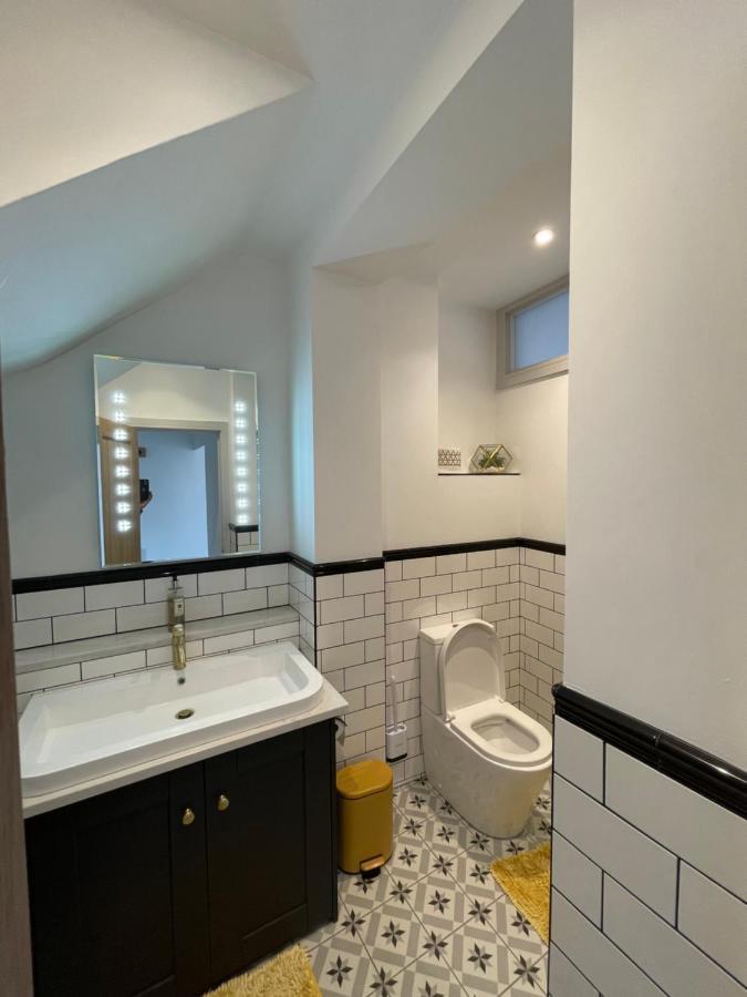 Lees Lookout Holt ,2 Bedroom Luxury Apartment With Private Parking Dış mekan fotoğraf