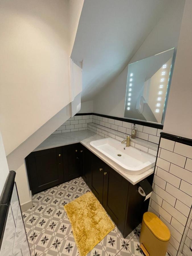 Lees Lookout Holt ,2 Bedroom Luxury Apartment With Private Parking Dış mekan fotoğraf