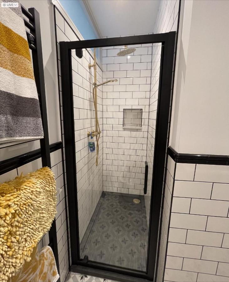 Lees Lookout Holt ,2 Bedroom Luxury Apartment With Private Parking Dış mekan fotoğraf