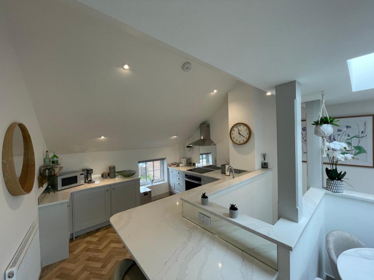 Lees Lookout Holt ,2 Bedroom Luxury Apartment With Private Parking Dış mekan fotoğraf