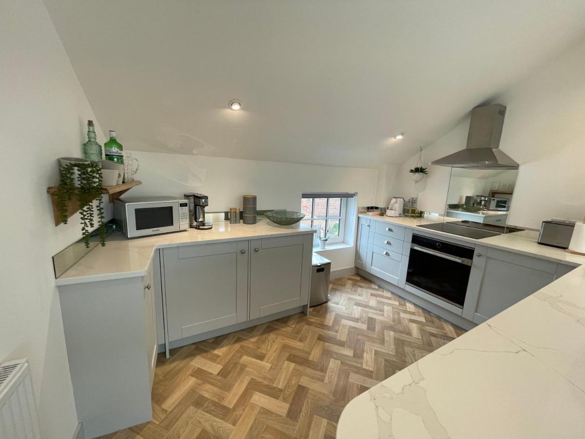 Lees Lookout Holt ,2 Bedroom Luxury Apartment With Private Parking Dış mekan fotoğraf