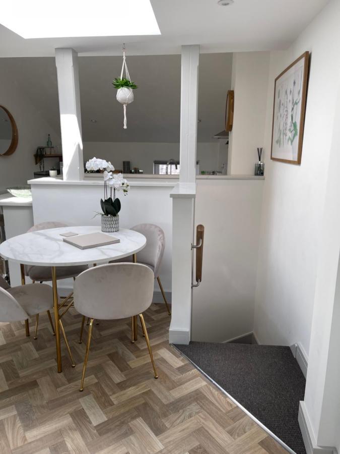 Lees Lookout Holt ,2 Bedroom Luxury Apartment With Private Parking Dış mekan fotoğraf